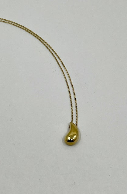 9ct Yellow gold Comma Pendant and Chain