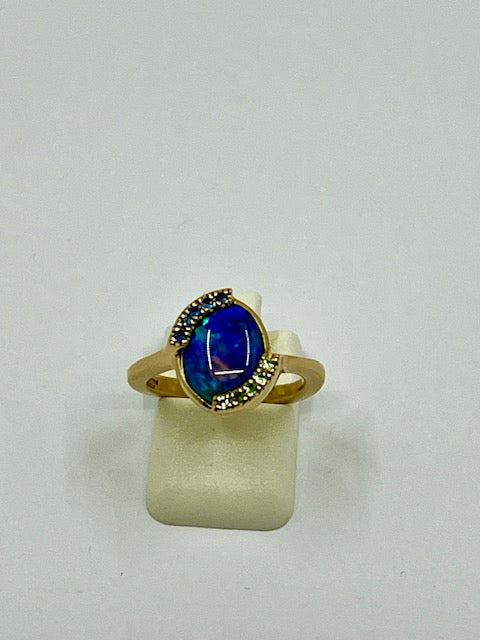 18ct Yellow Gold Opal Ring