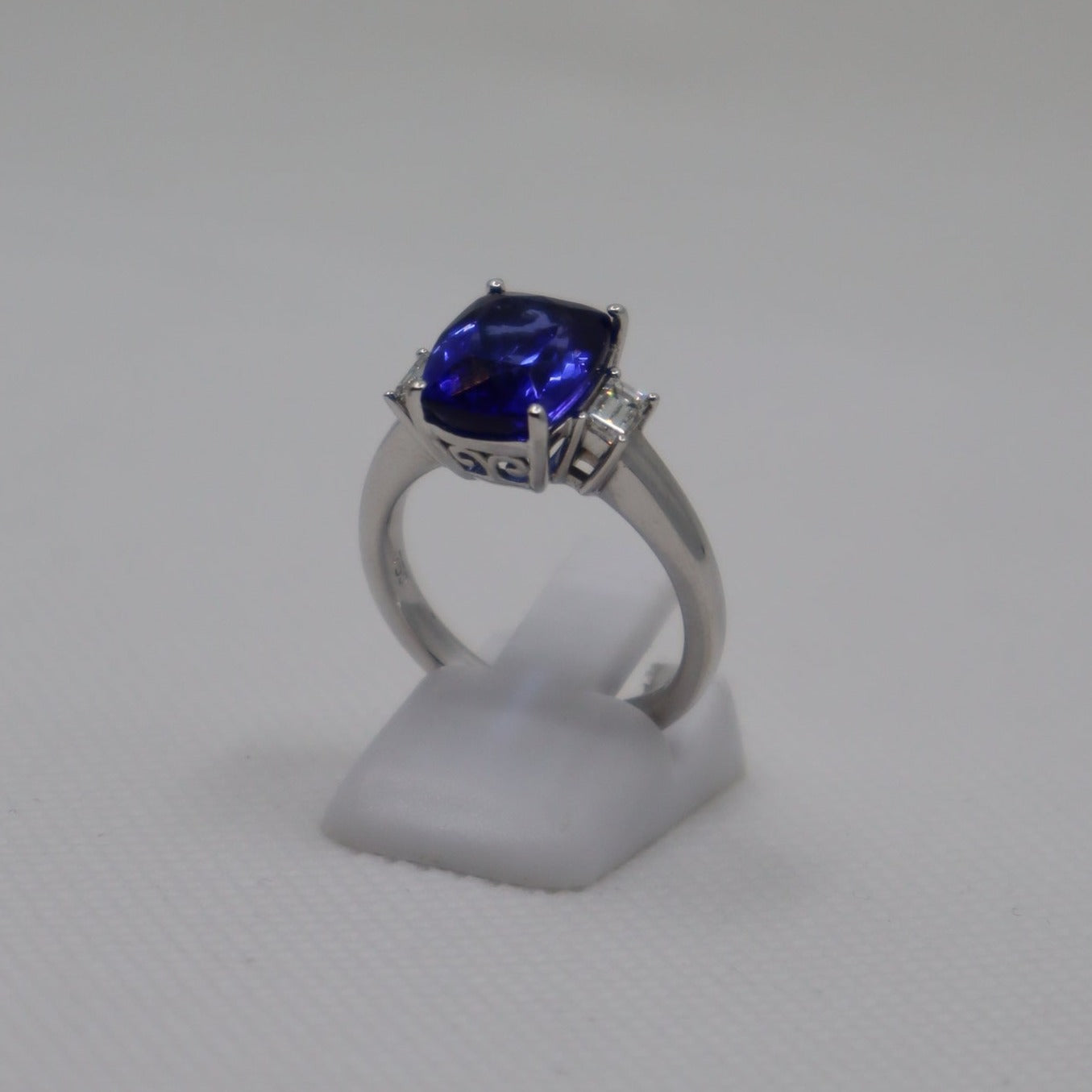 18ct White Gold Tanzanite and Diamond Ring