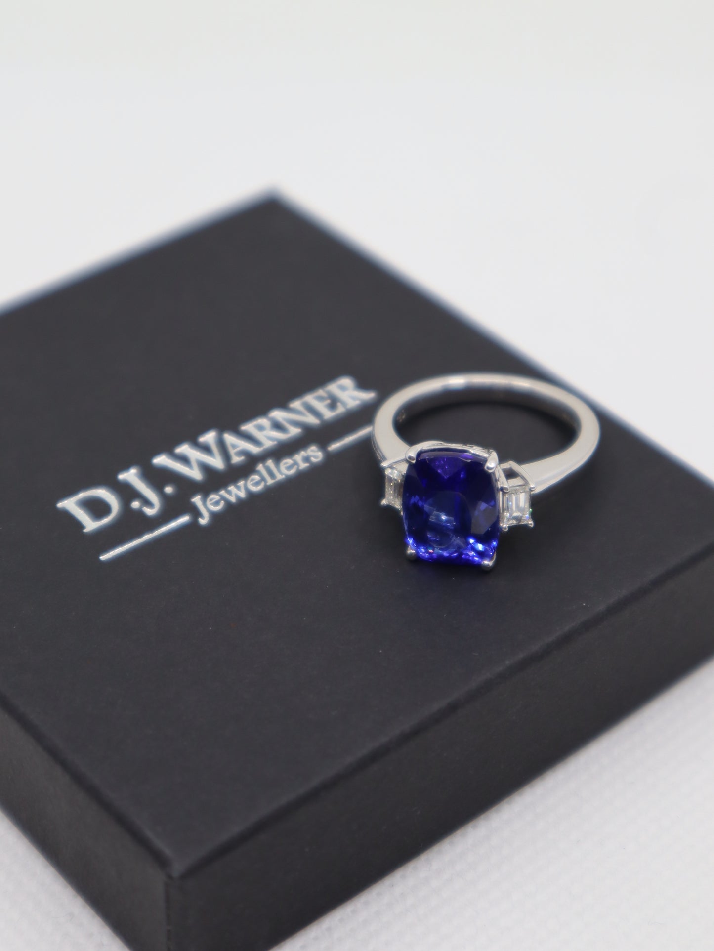 18ct White Gold Tanzanite and Diamond Ring