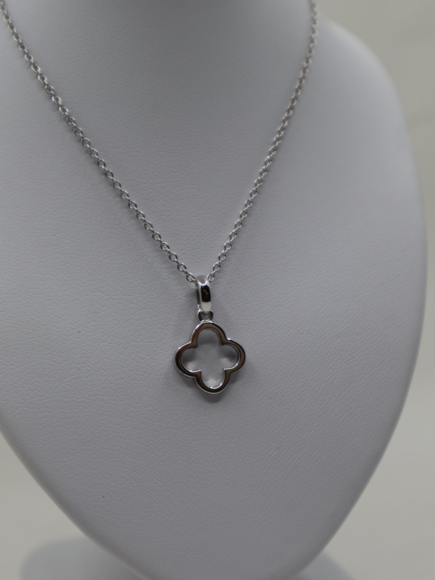 Silver Clover Pendant and Chain