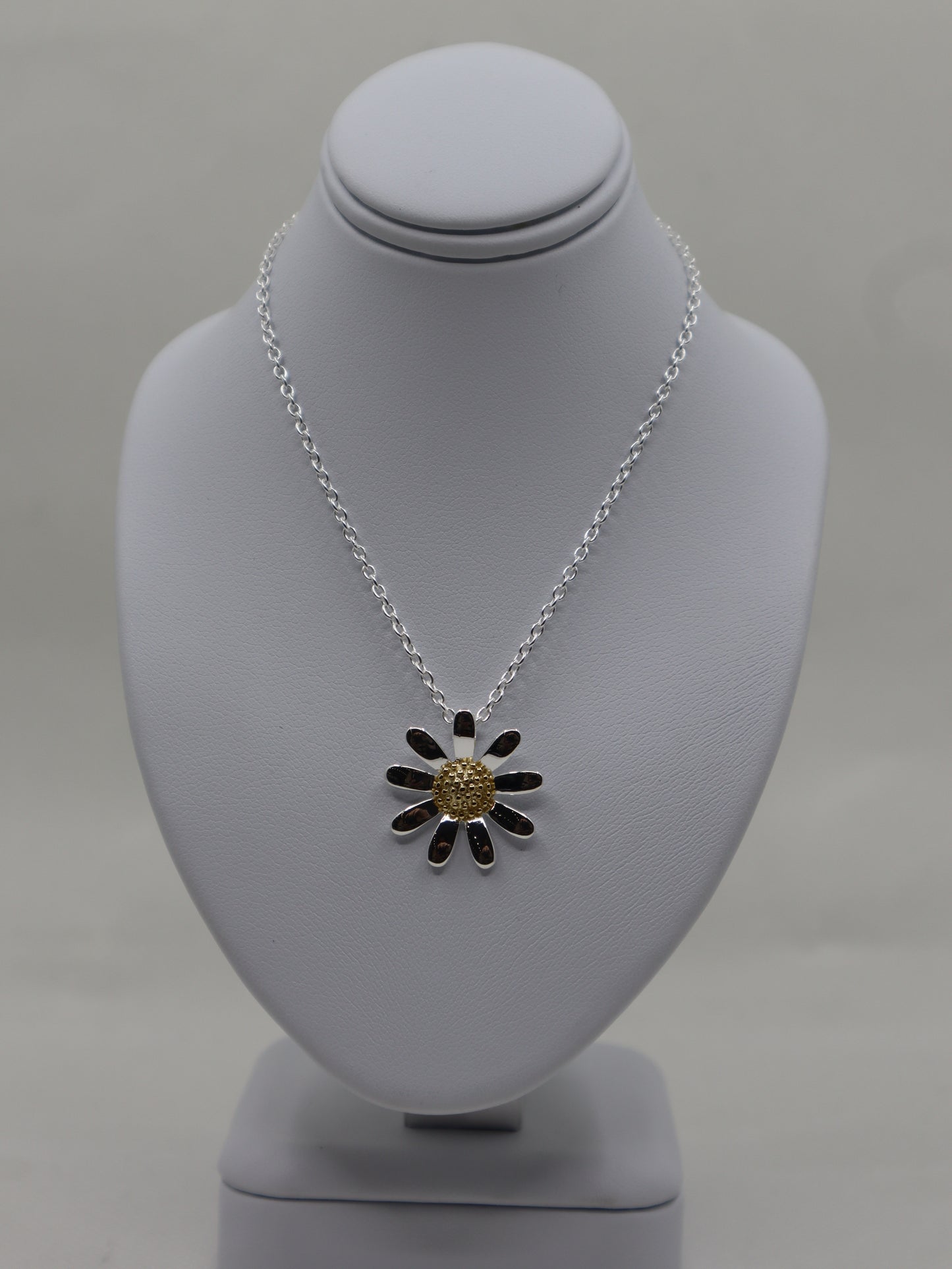 Daisy Necklace