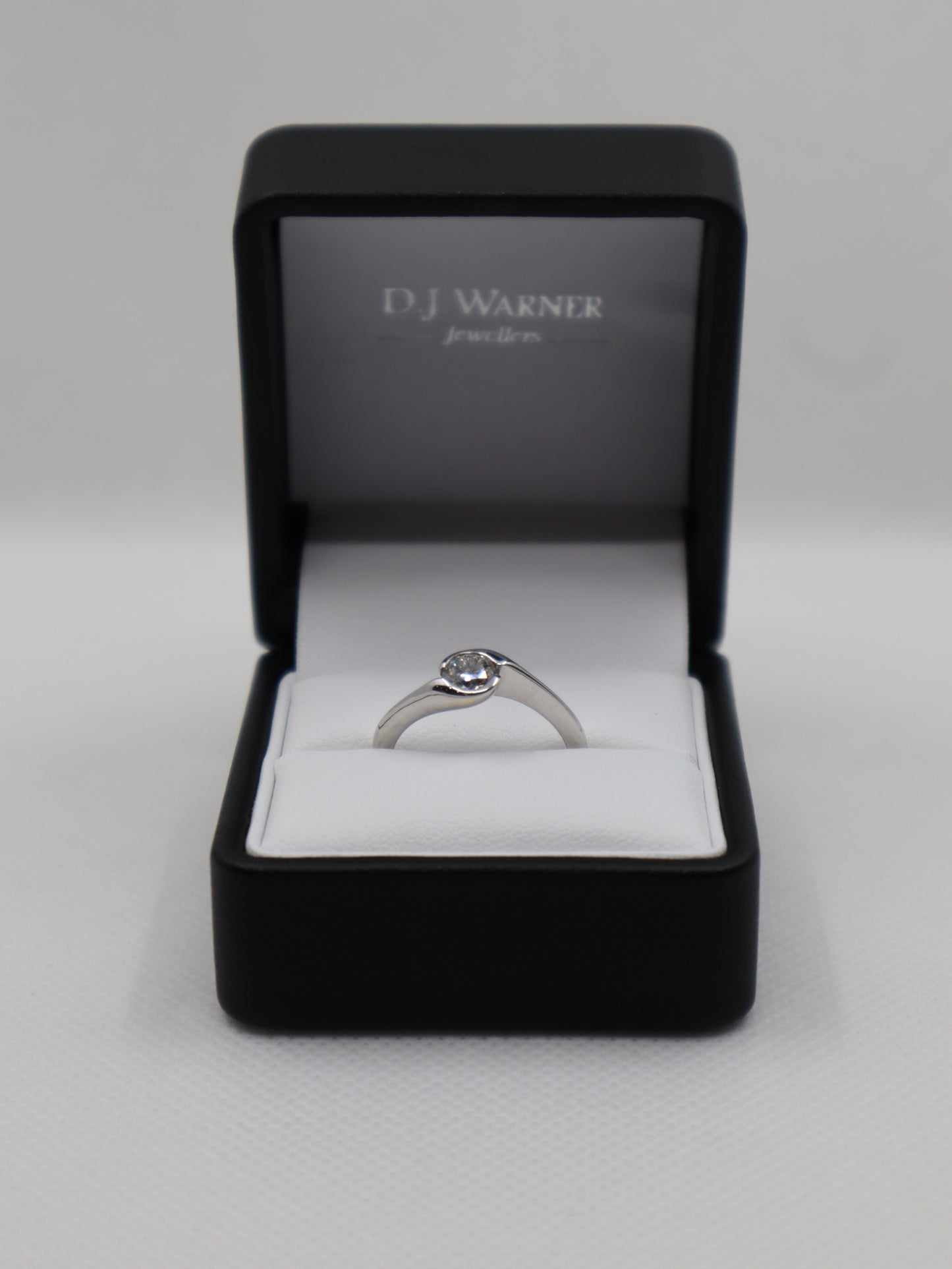 18ct White Gold Diamond Cross Over Solitaire Ring