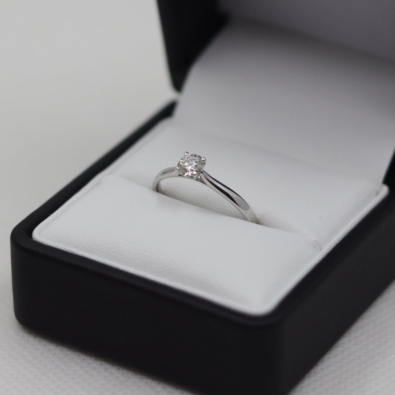 18ct White Gold Diamond Solitaire Ring