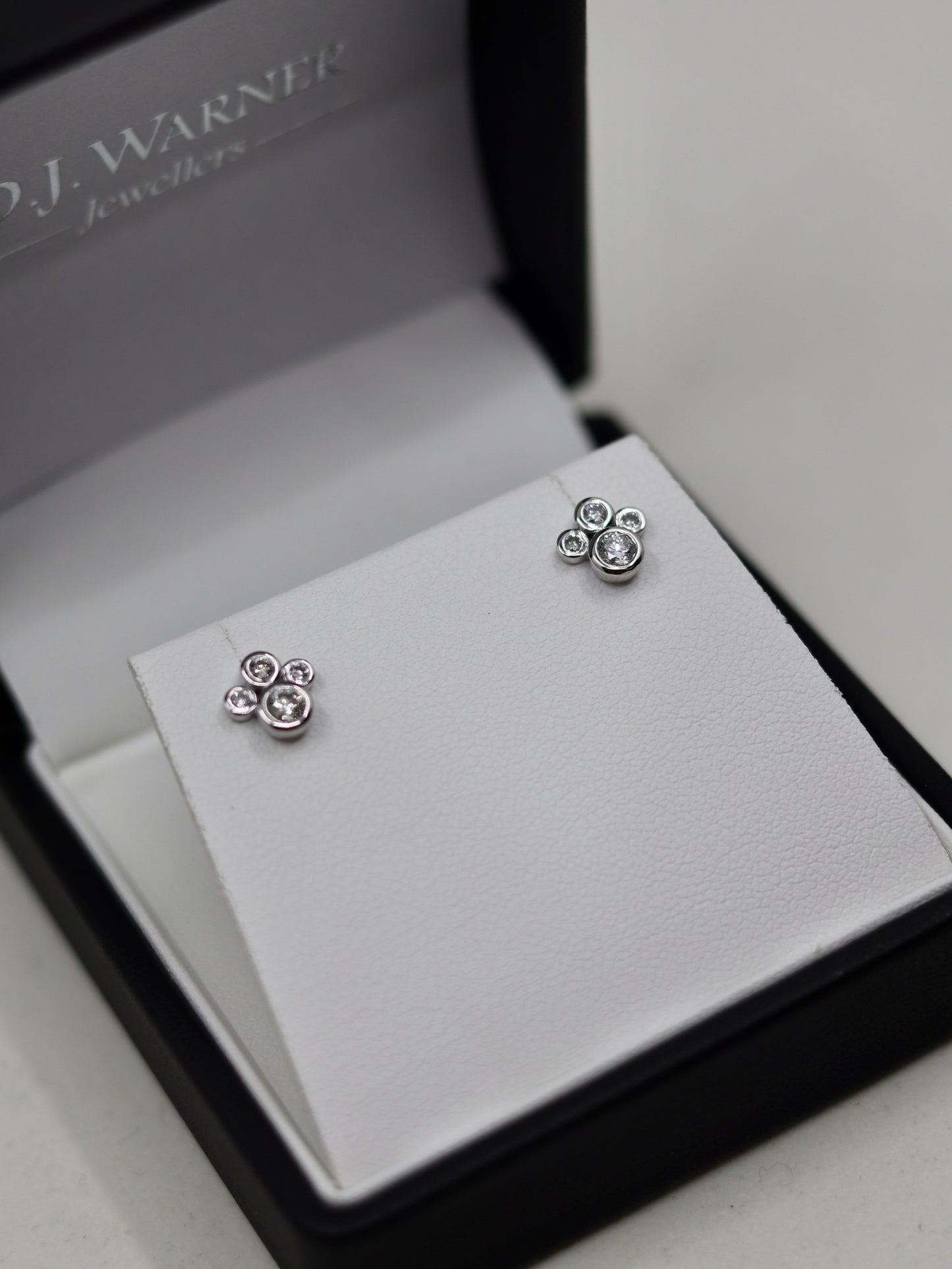 9ct White Gold Diamond Cluster Stud Earrings