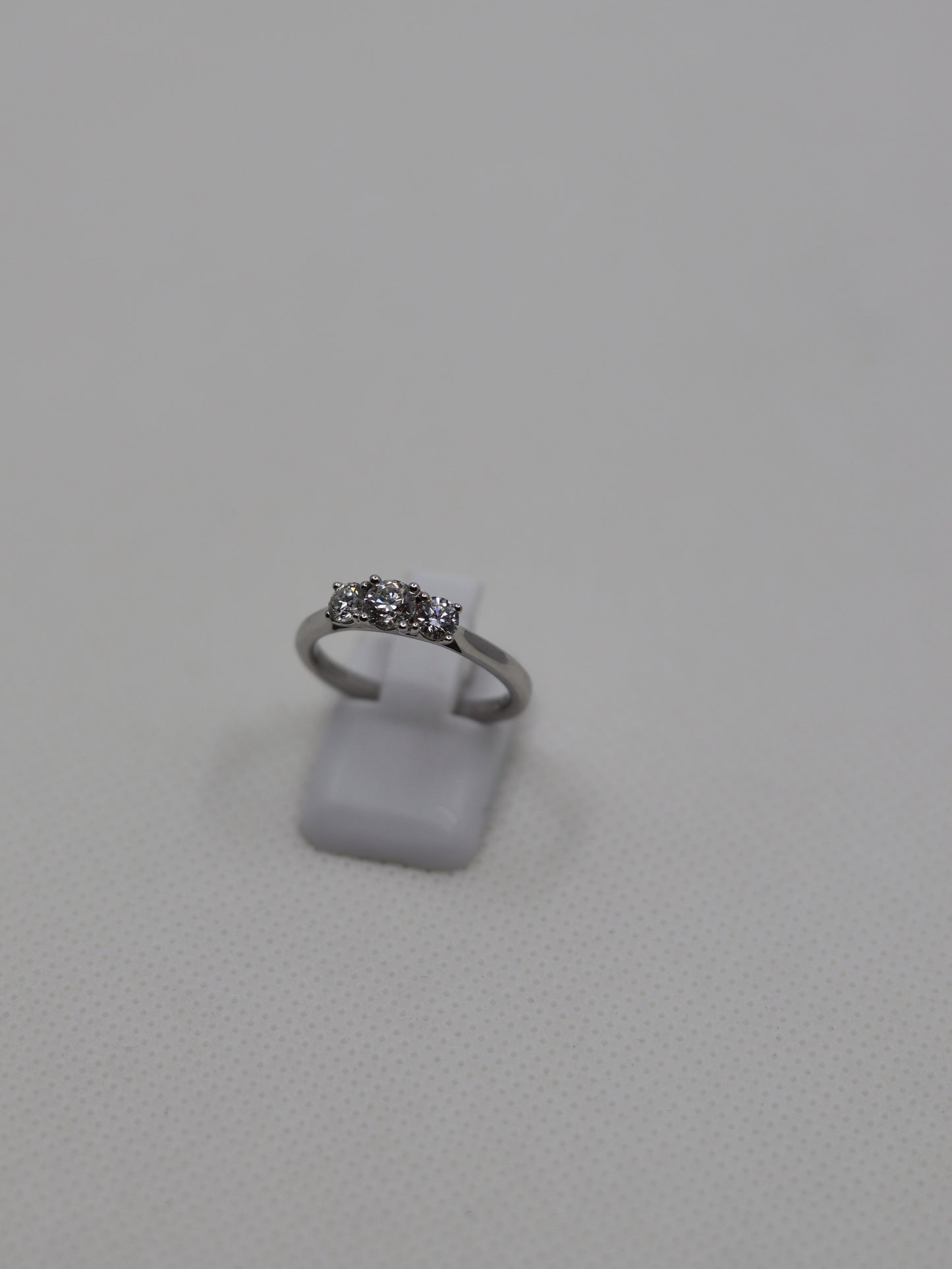 18ct White Gold 3 Stone Diamond Ring