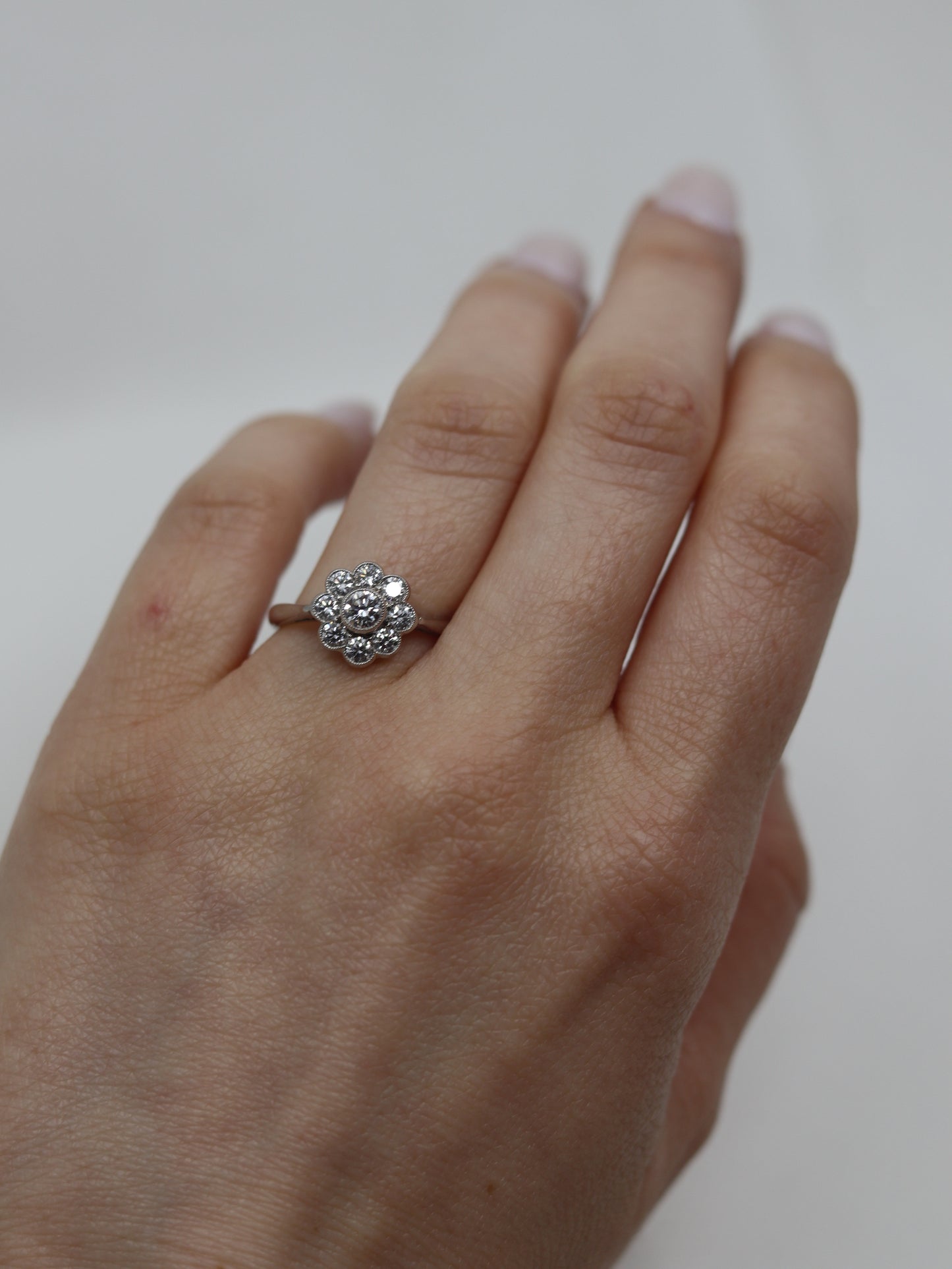 18ct White Gold Daisy Cluster Ring