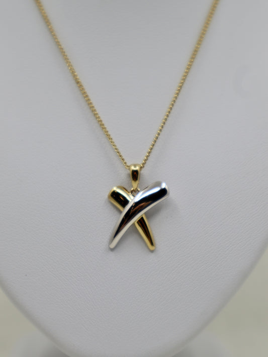 9ct Yellow and White Kiss Pendant and Chain