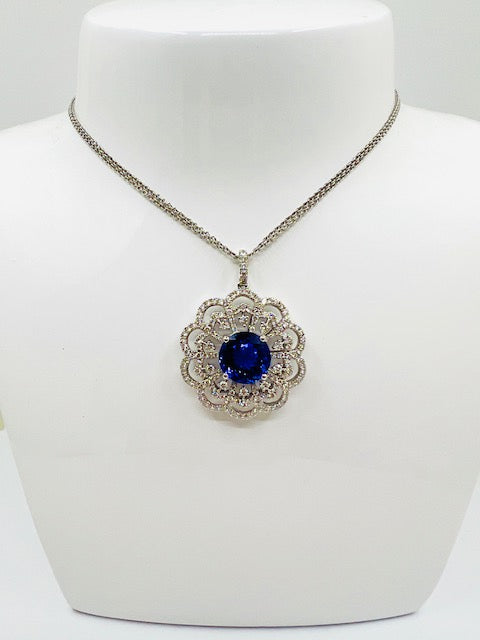 18ct Gold Tanzanite and diamond Flower Pendant