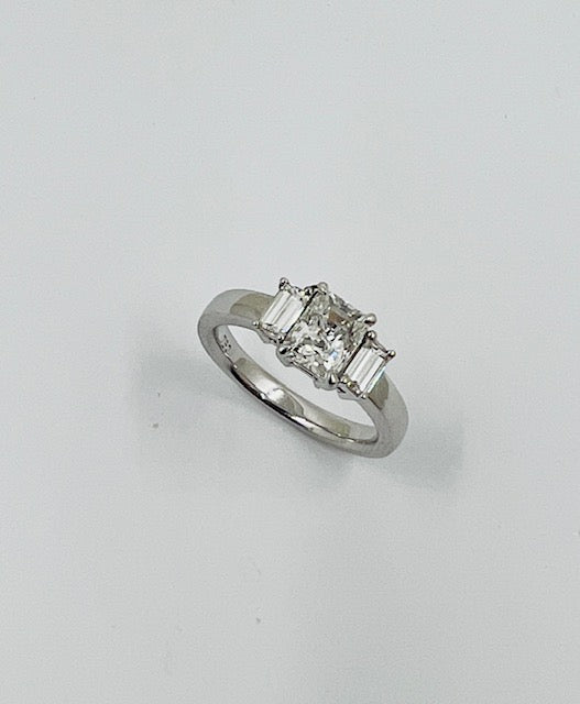 18ct White Gold Radiant and Baguette Diamond Ring