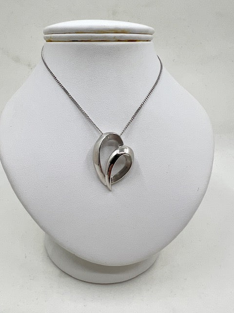 9ct White Gold Open Heart Pendant and Chain