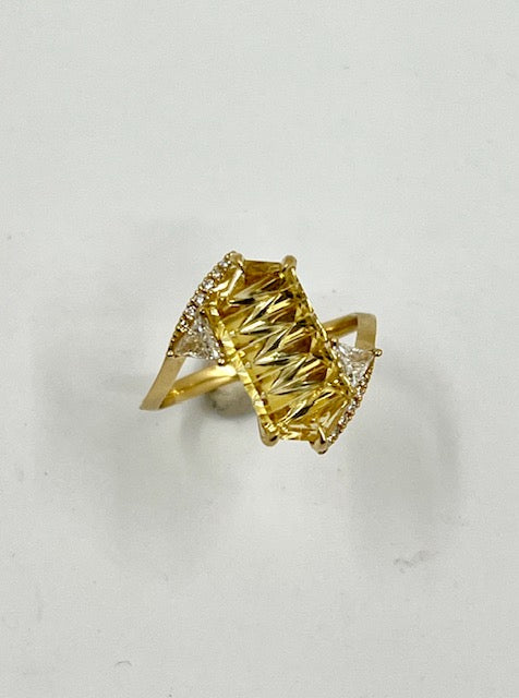 18ct Yellow Gold Beryl and Diamond Ring