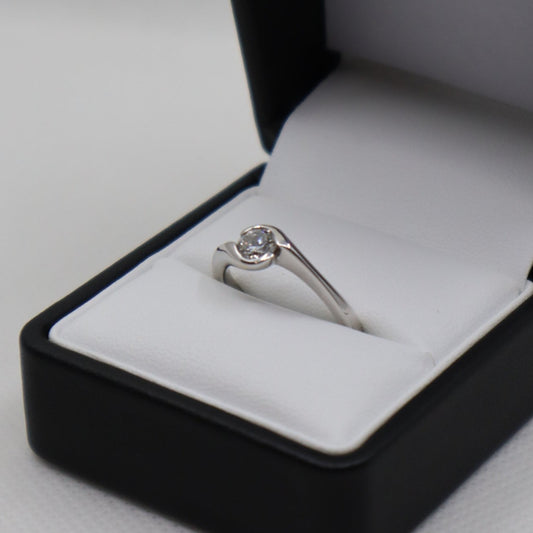 18ct White Gold Diamond Cross Over Solitaire Ring