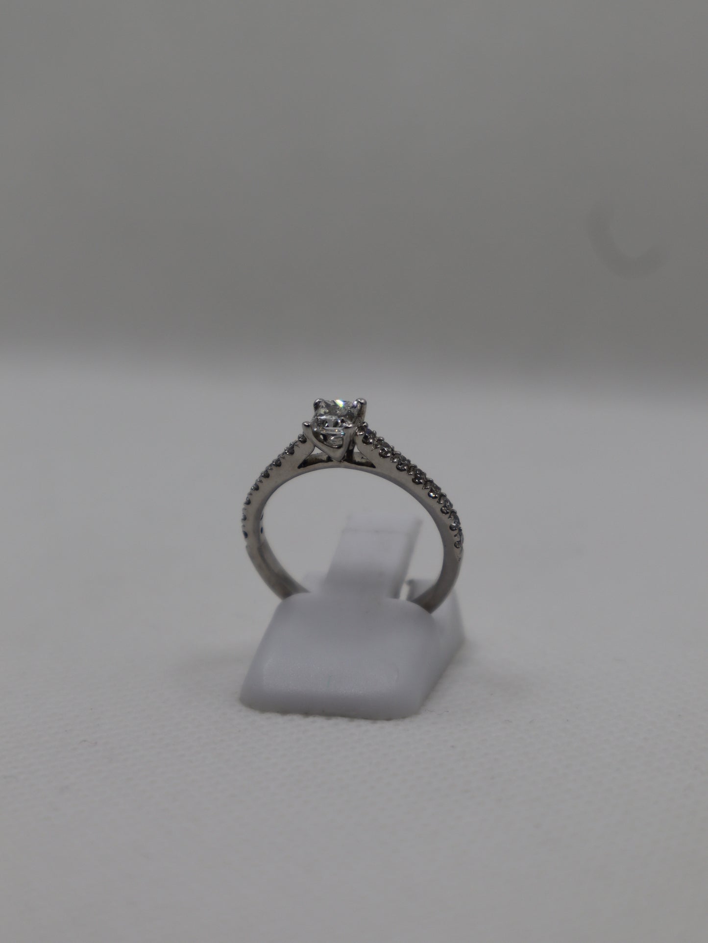18ct White Gold Princess Cut Solitaire Ring