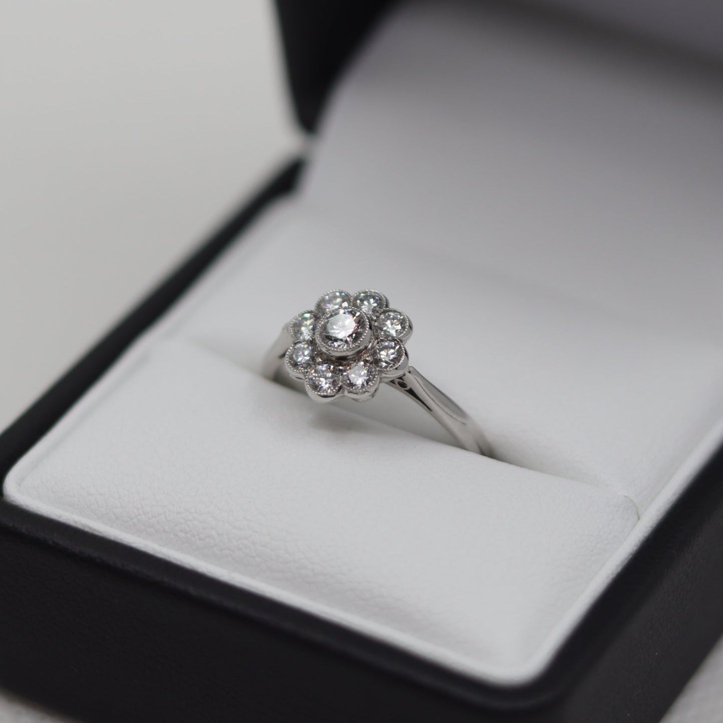 18ct White Gold Daisy Cluster Ring